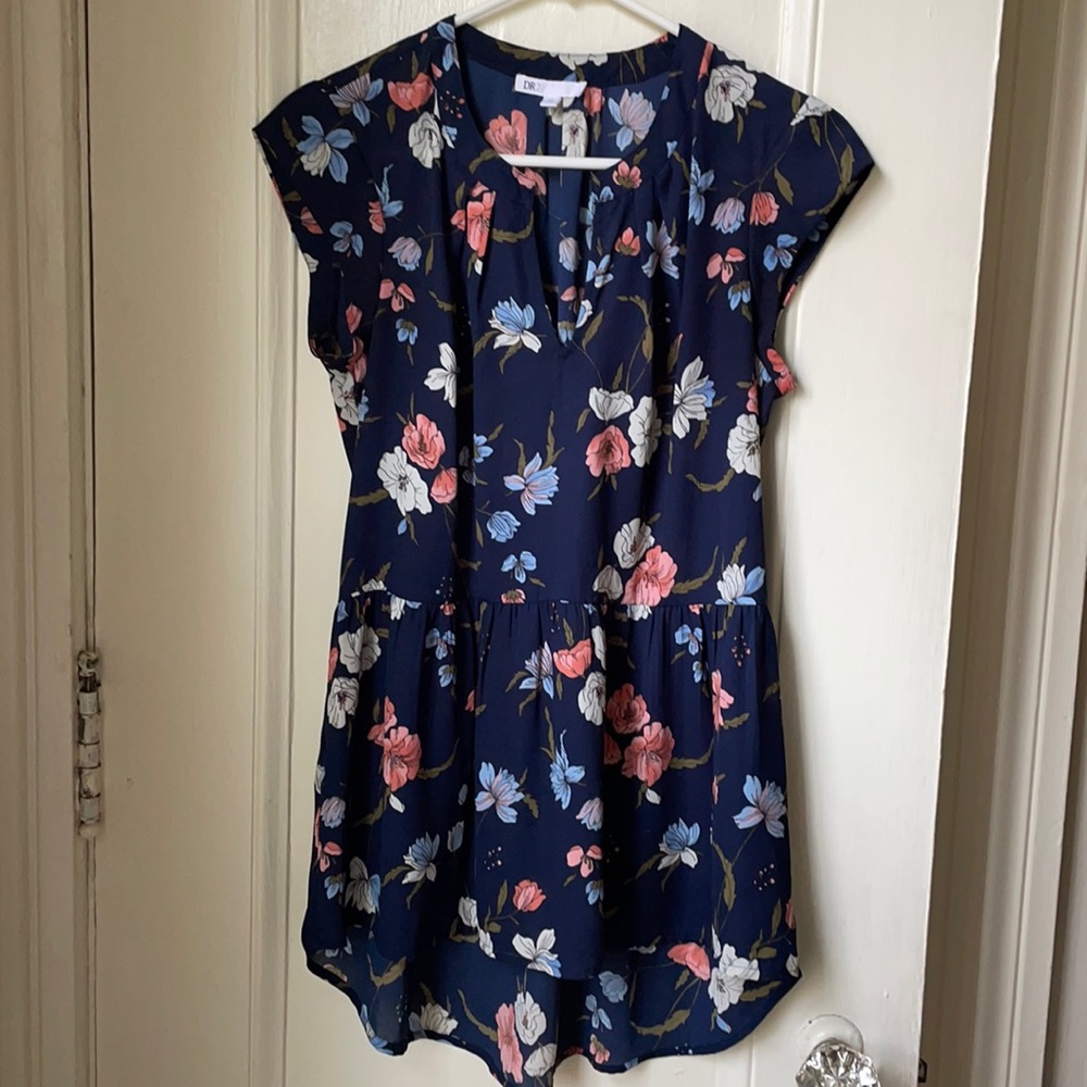 Cute shape, great with long sweater and leggings